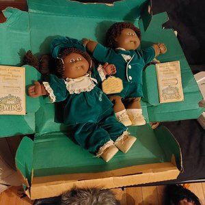 1980s cabbage patch dolls with adoption papers